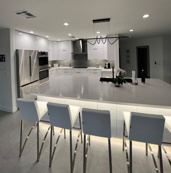 Quartz island with lighting and seating