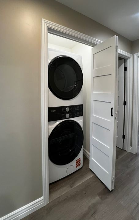 Stacked laundry closet