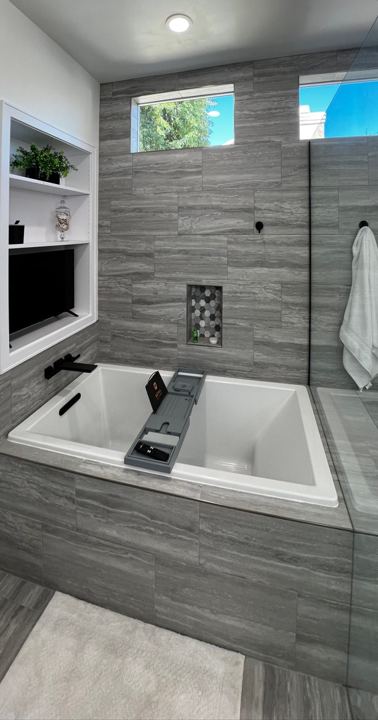 Soaking tub under the clerestory windows