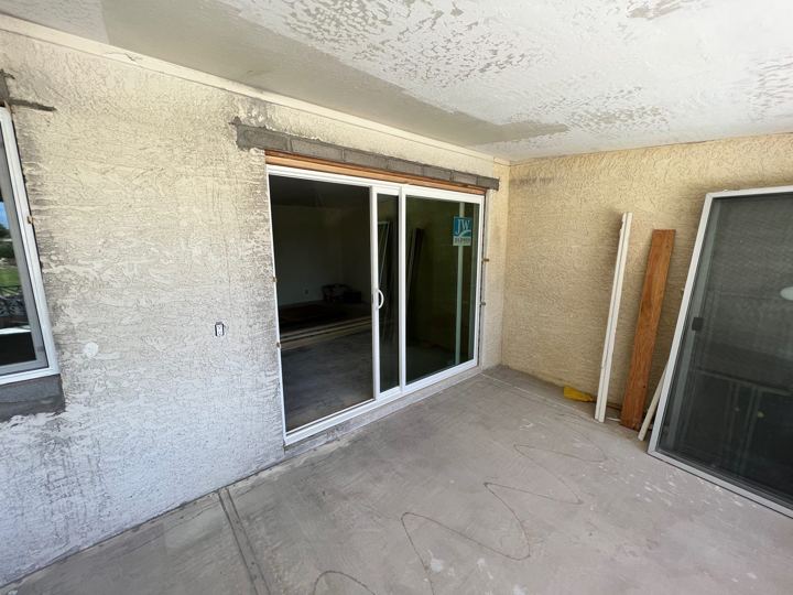 Sliding door wall