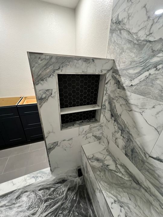 Shower niche and bench