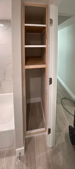 Built-in linen cabinet